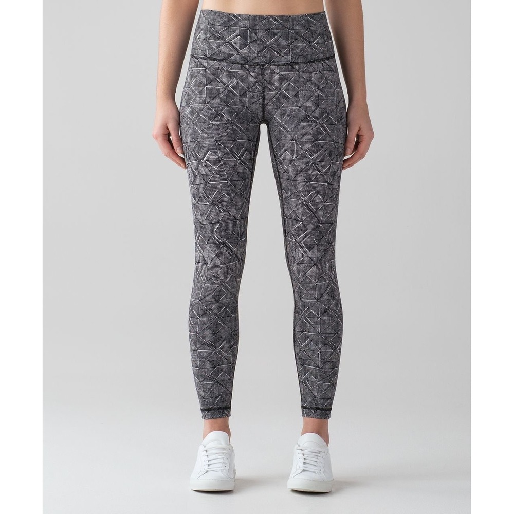 Lululemon High Times Pant 7/8 Leggings Size 10 Black White Geometric Print Yoga